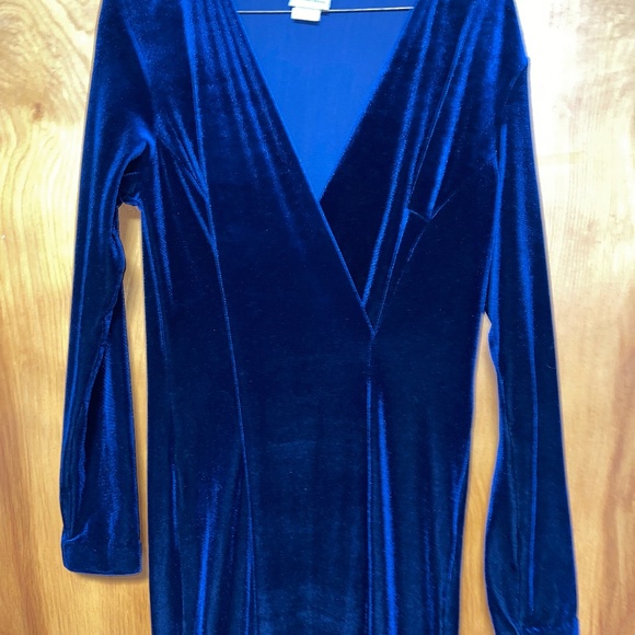 Ladies Newport News Blue Velvet V Neck Dress Luxury Style - Picture 2 of 4